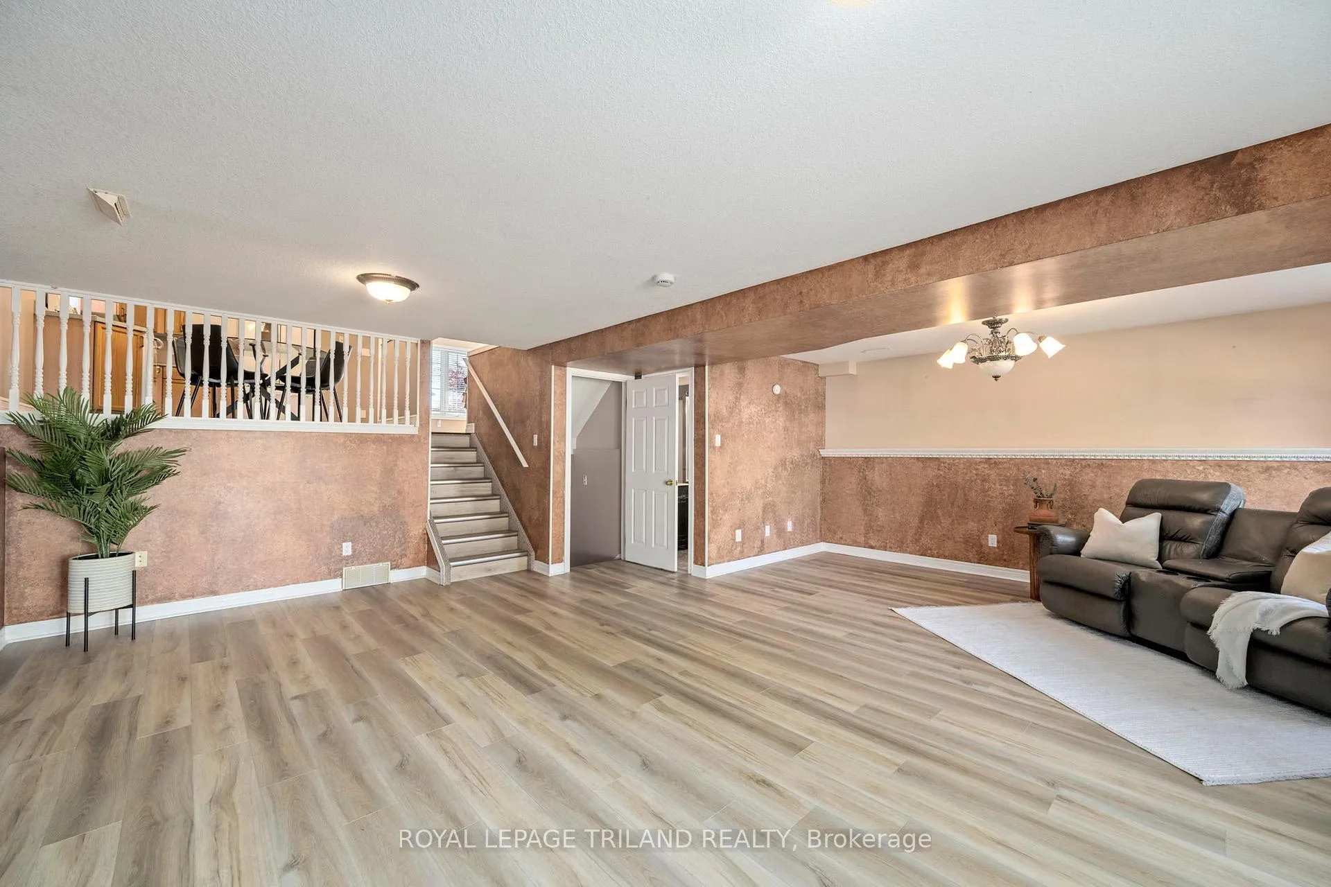 Photo 24 of 57 Axford Parkway, St. Thomas — HOMEH