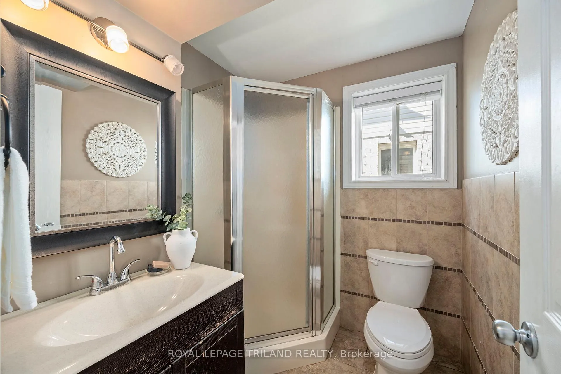 Photo 25 of 57 Axford Parkway, St. Thomas — HOMEH