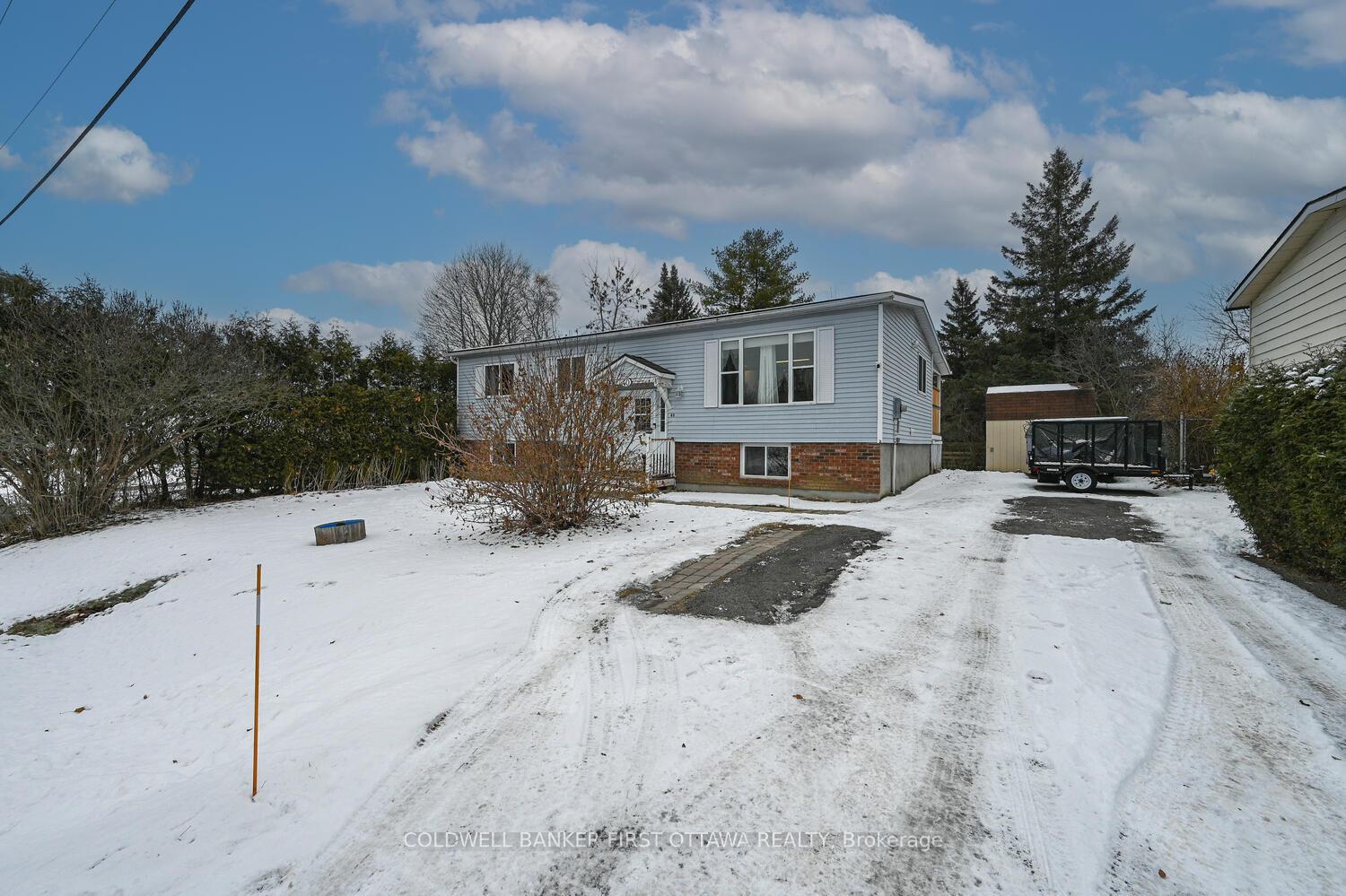 Photo 2 of 40 Fringewood Drive E, Ottawa, Fringewood — HOMEH