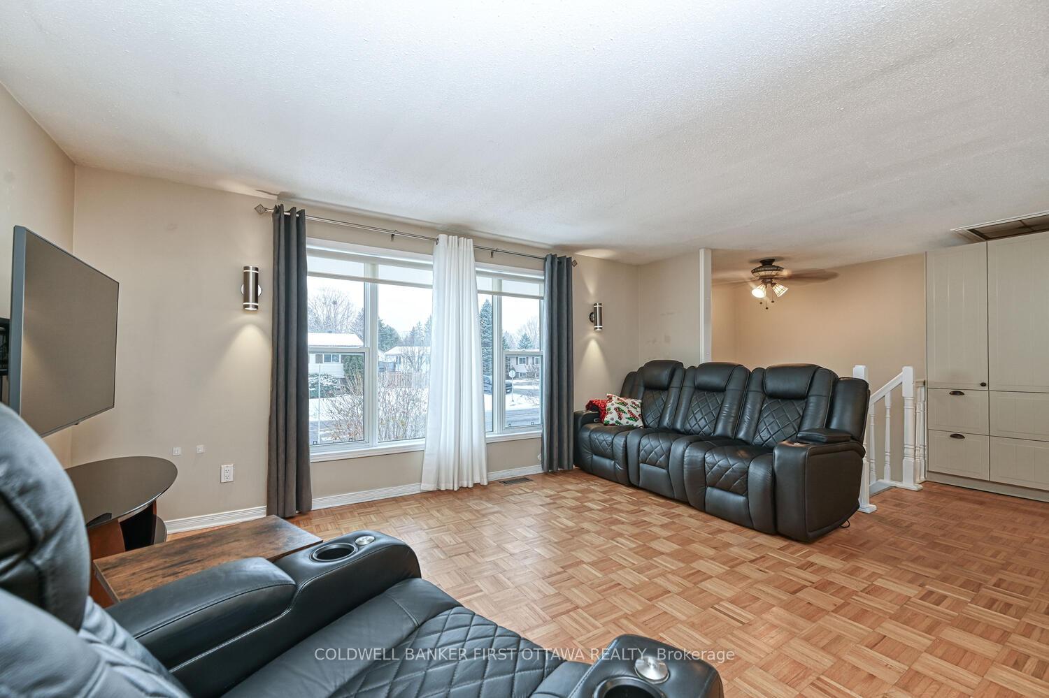 Photo 6 of 40 Fringewood Drive E, Ottawa, Fringewood — HOMEH