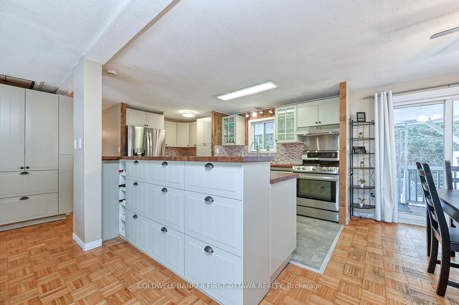 Photo 8 of 40 Fringewood Drive E, Ottawa, Fringewood — HOMEH