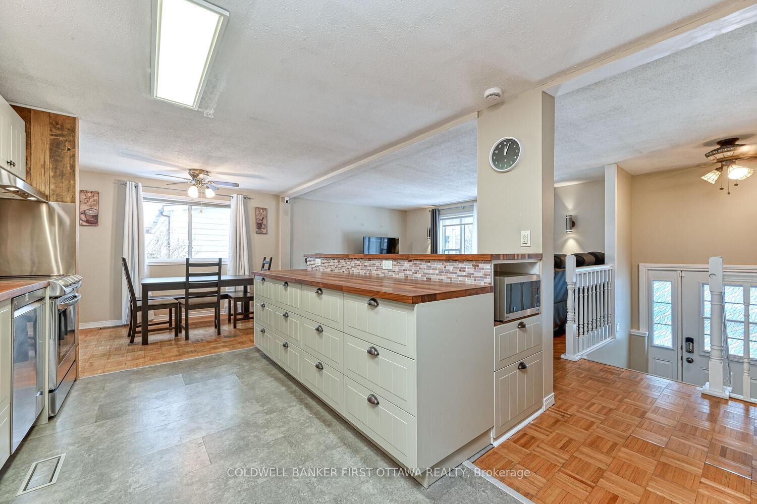 Photo 14 of 40 Fringewood Drive E, Ottawa, Fringewood — HOMEH