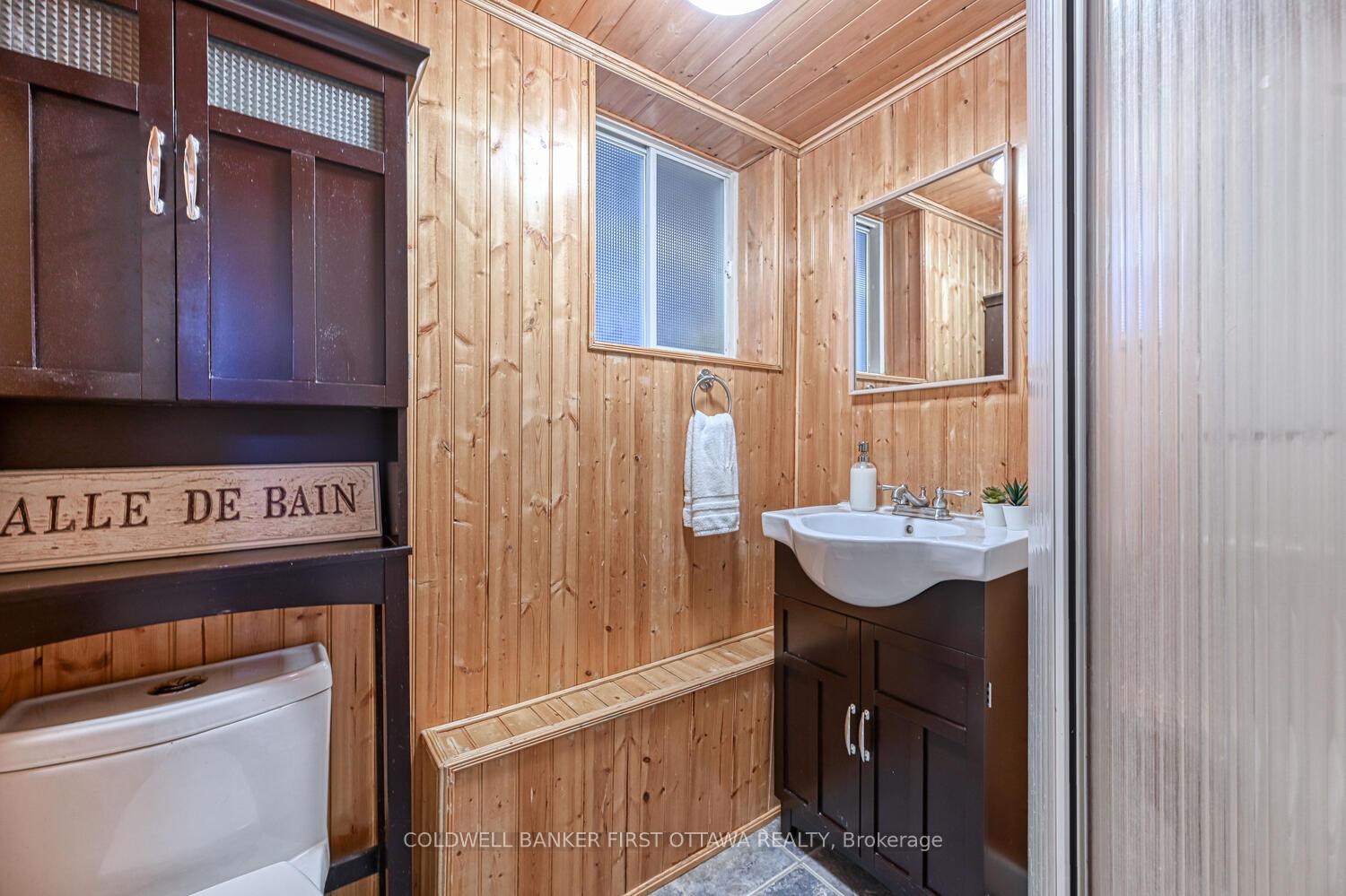 Photo 25 of 40 Fringewood Drive E, Ottawa, Fringewood — HOMEH
