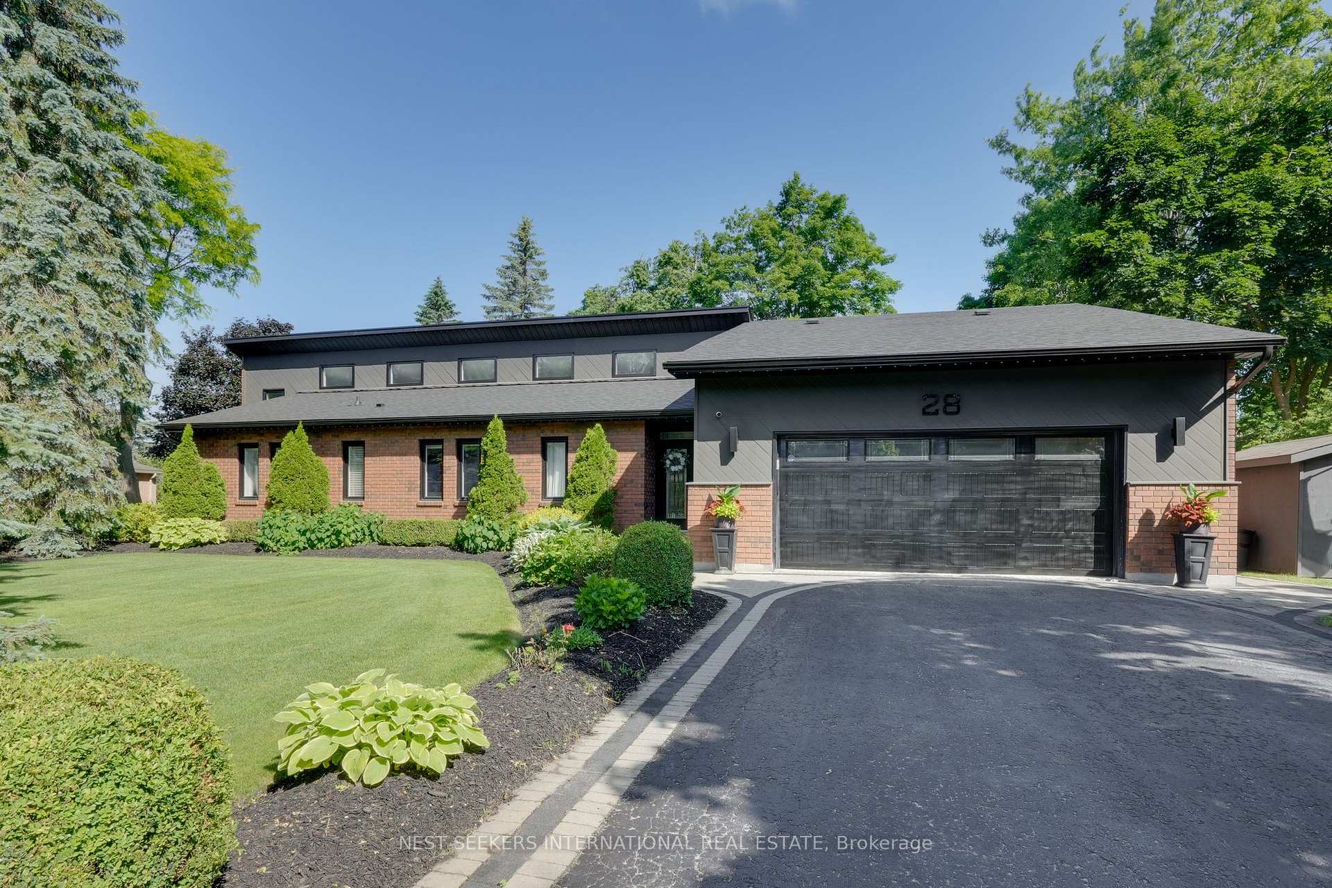 Photo 1 of 28 Holloway Lane, Springwater, Midhurst — HOMEH