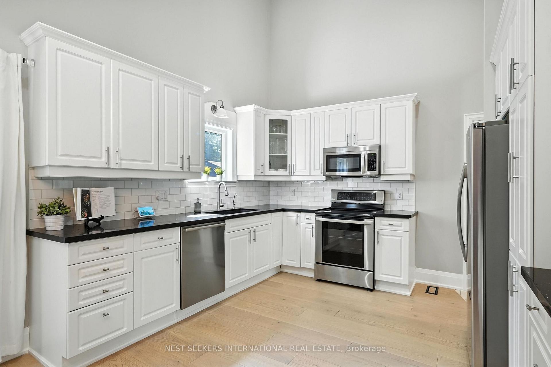 Photo 18 of 28 Holloway Lane, Springwater, Midhurst — HOMEH