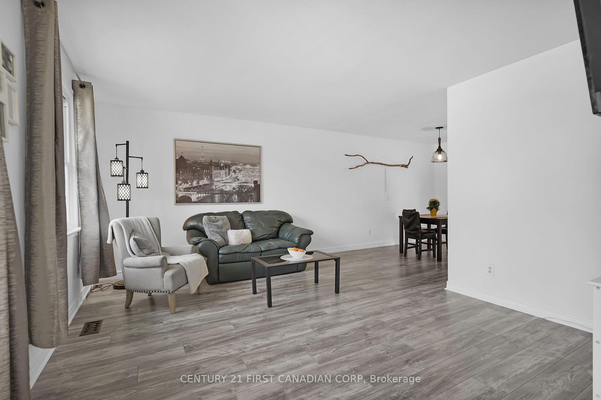 Photo 2 of 23 Gregory Place, St. Thomas — HOMEH