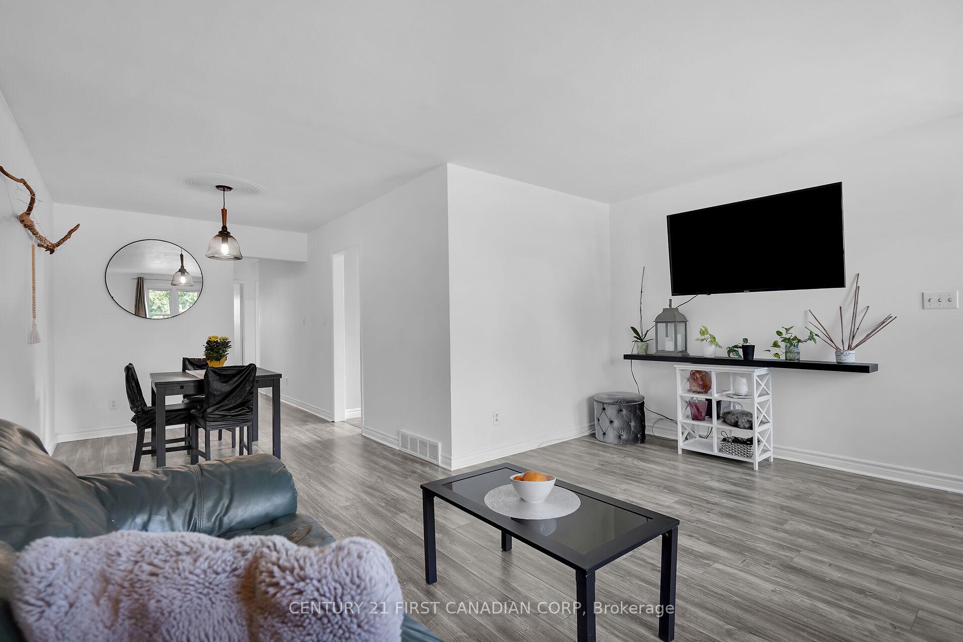Photo 6 of 23 Gregory Place, St. Thomas — HOMEH