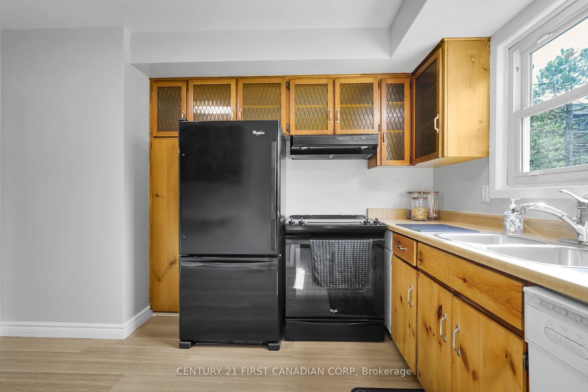 Photo 10 of 23 Gregory Place, St. Thomas — HOMEH