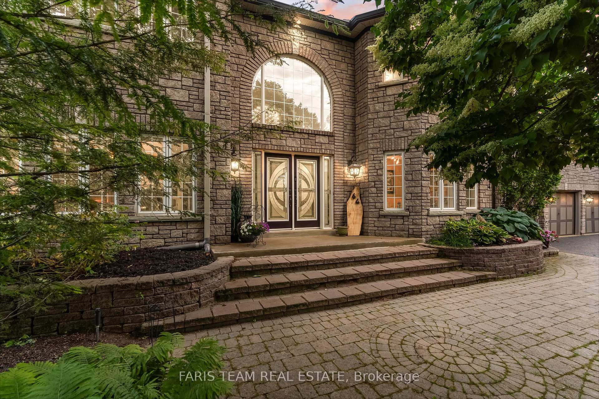 Photo 2 of 64 Alana Drive, Springwater, Centre Vespra — HOMEH