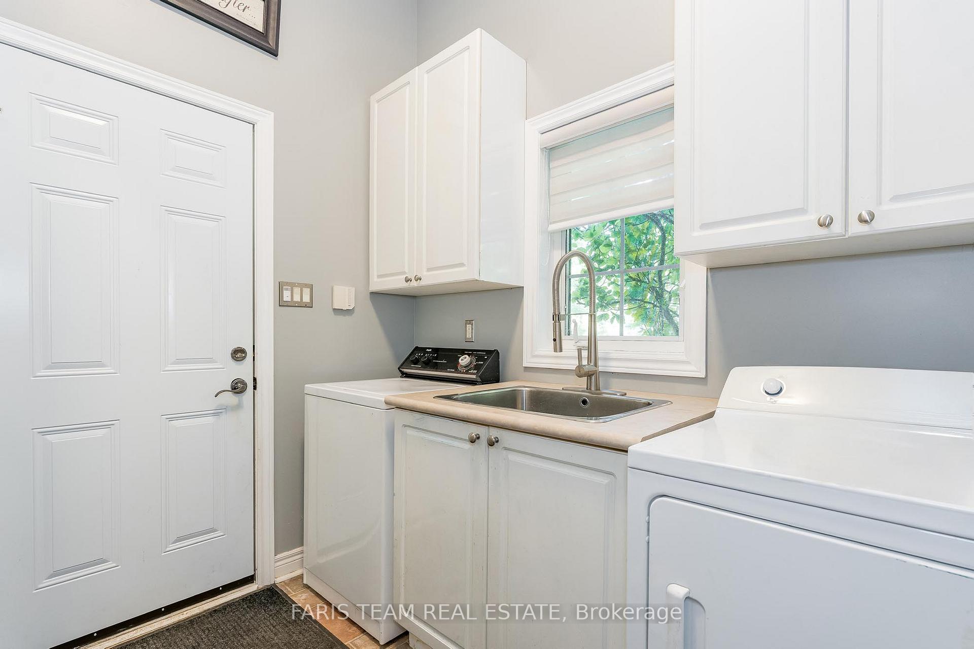 Photo 16 of 64 Alana Drive, Springwater, Centre Vespra — HOMEH