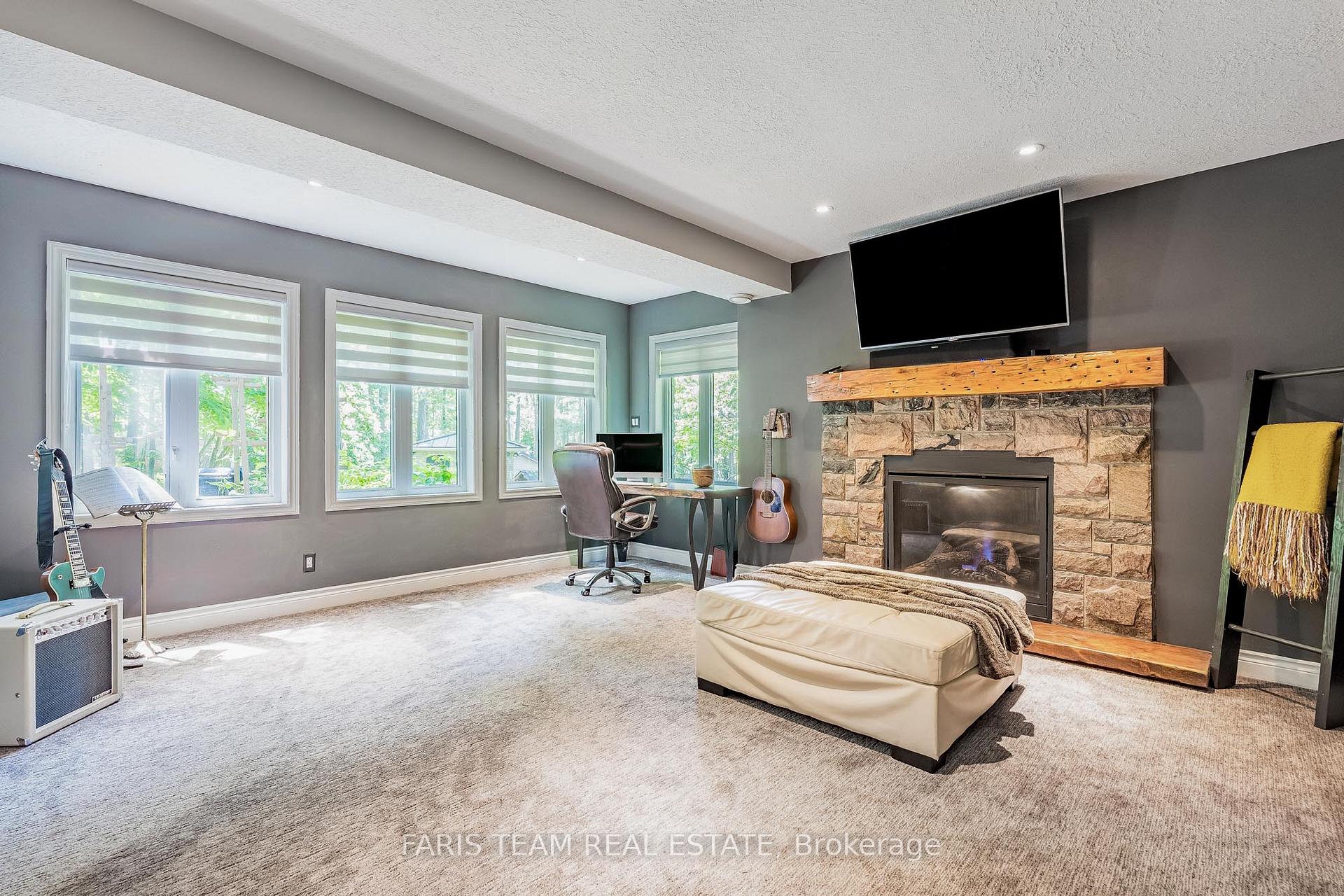 Photo 24 of 64 Alana Drive, Springwater, Centre Vespra — HOMEH