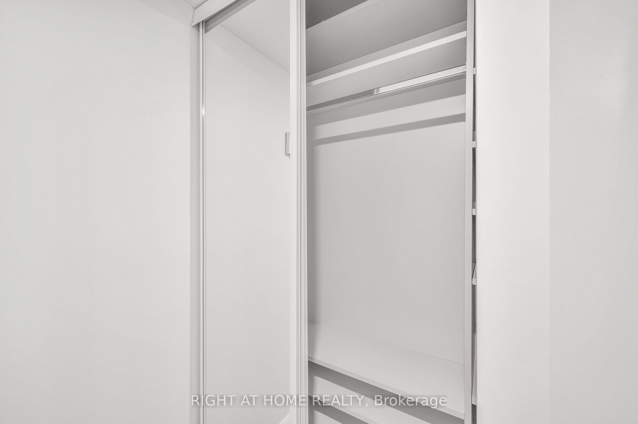 Photo 69 of Unit 1415, 140 Simcoe Street, Toronto, Waterfront Communities — HOMEH
