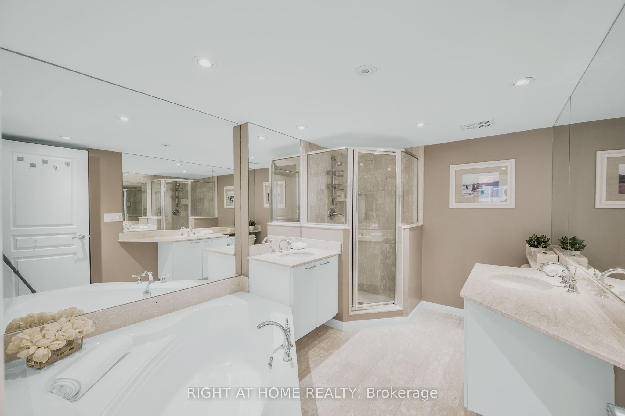 Photo 58 of Unit 1415, 140 Simcoe Street, Toronto, Waterfront Communities — HOMEH