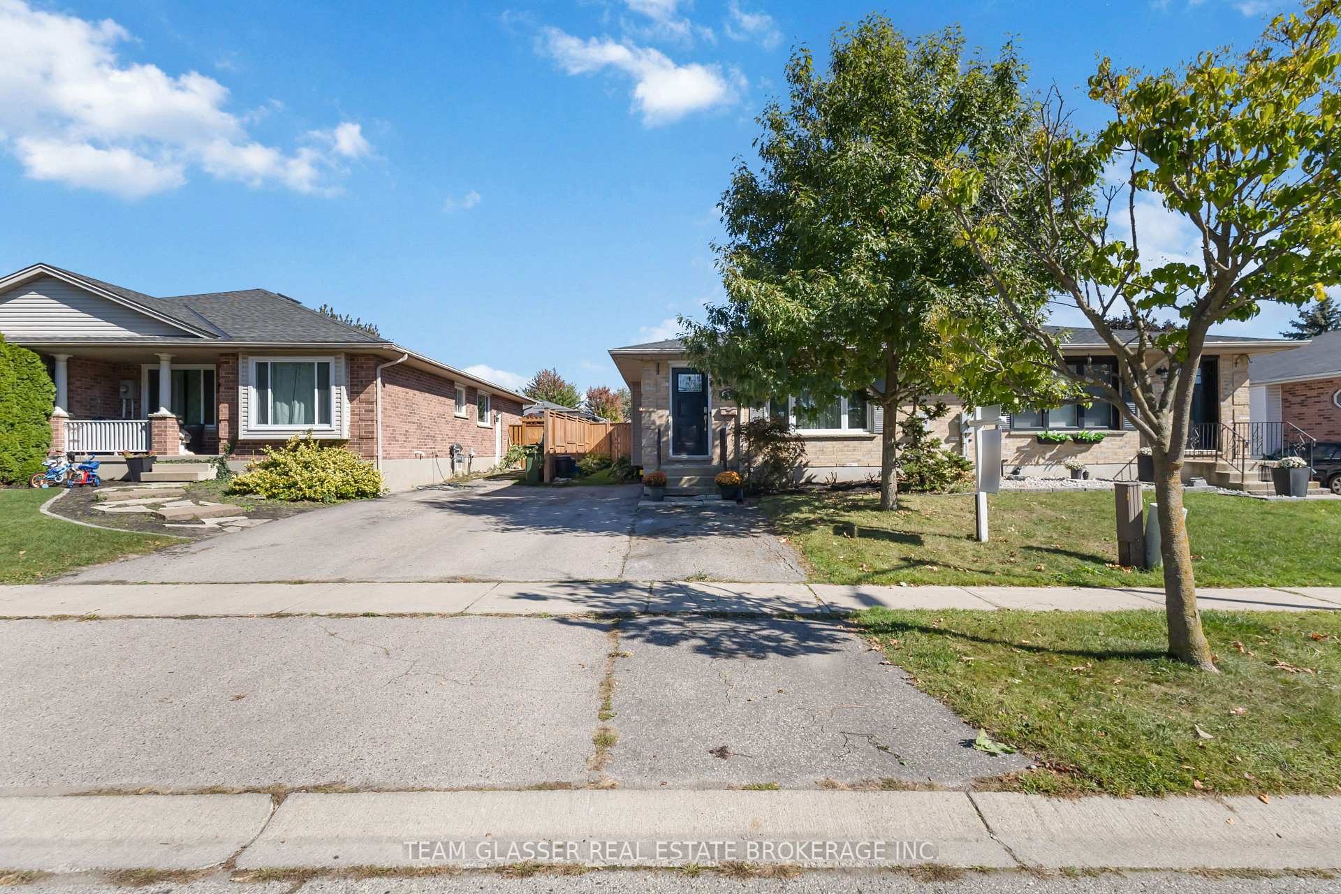 Photo 1 of 17 Carrie Crescent, St. Thomas — HOMEH