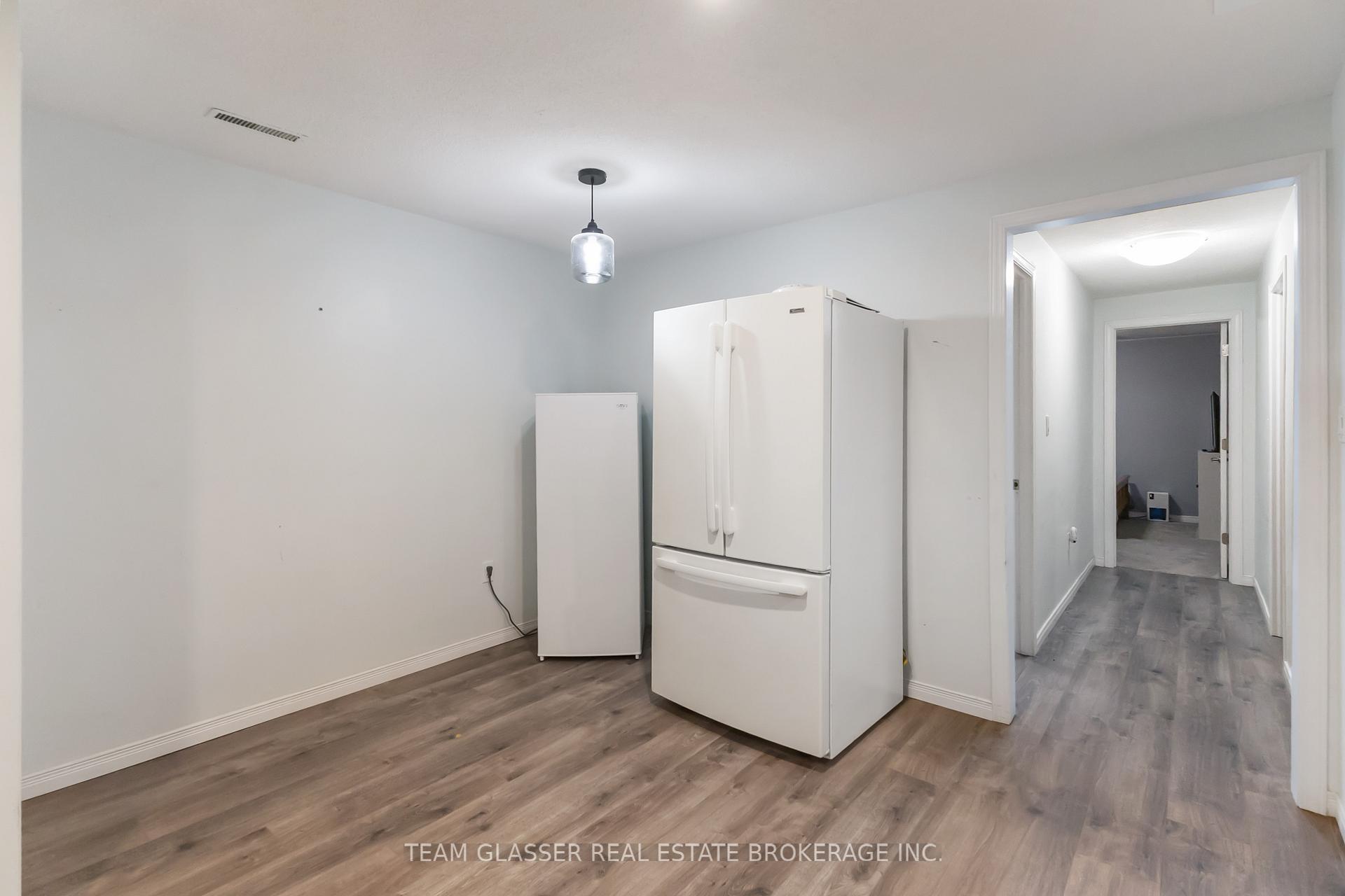 Photo 4 of 17 Carrie Crescent, St. Thomas — HOMEH