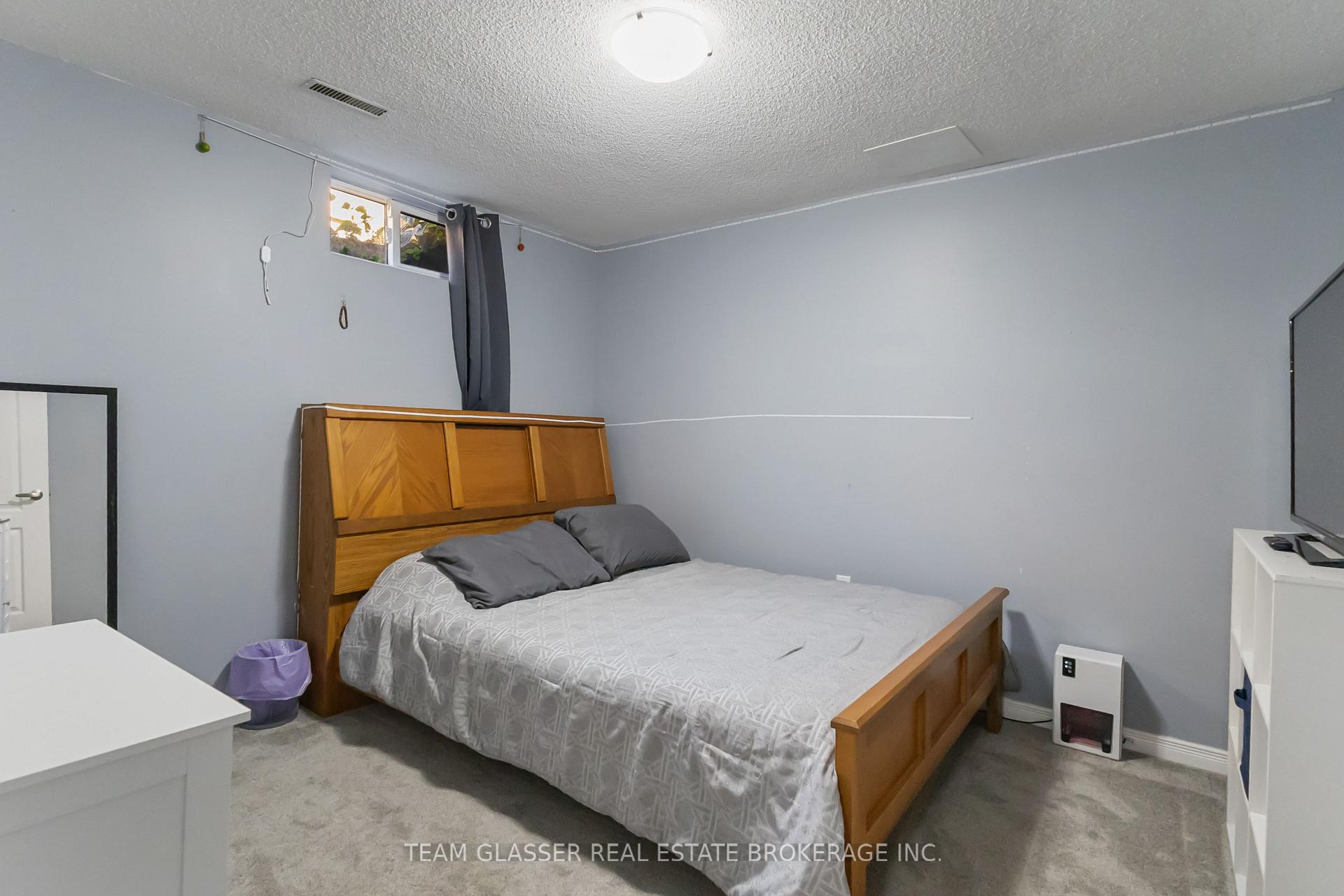 Photo 9 of 17 Carrie Crescent, St. Thomas — HOMEH
