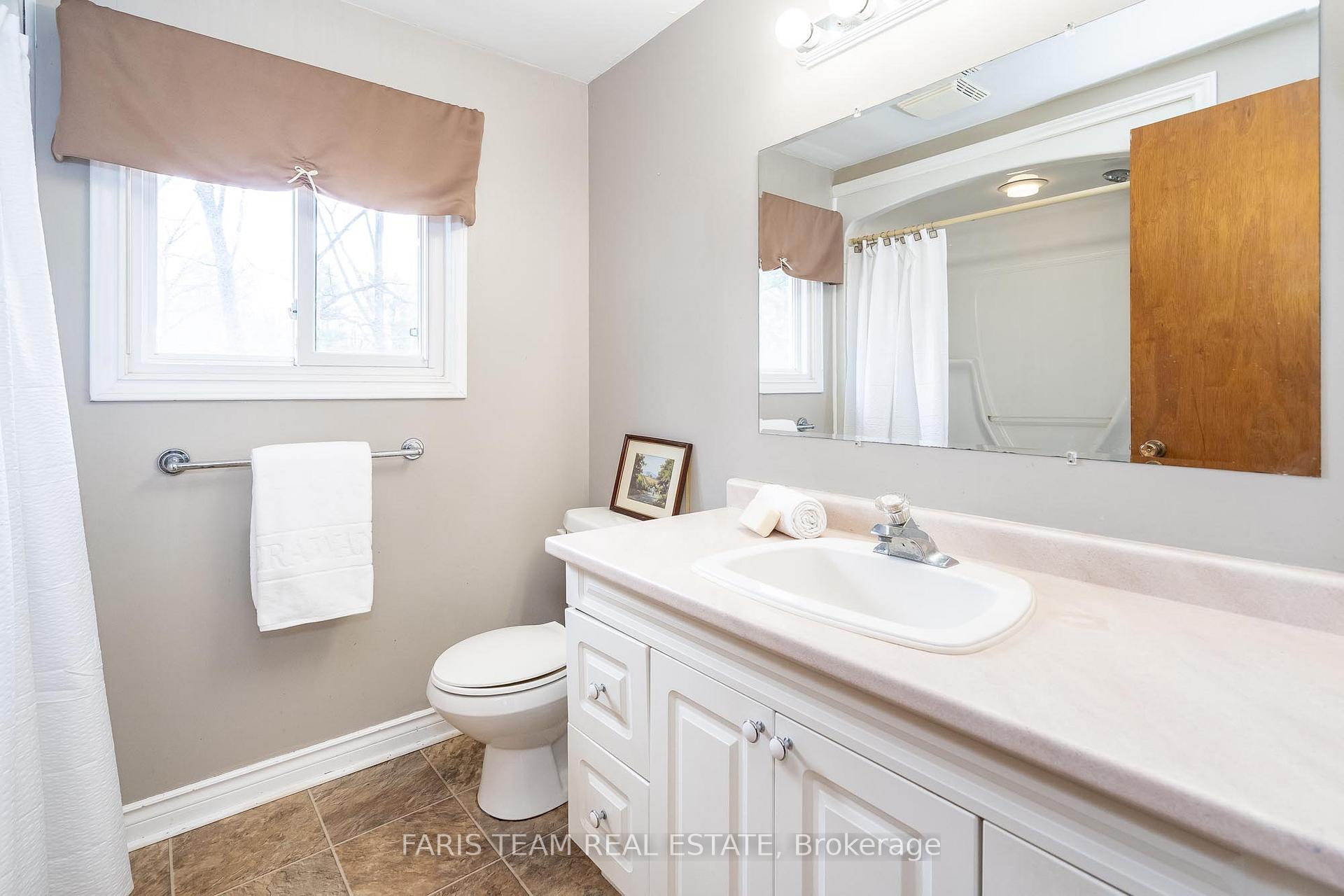 Photo 17 of 15 Lawrence Avenue, Springwater, Anten Mills — HOMEH