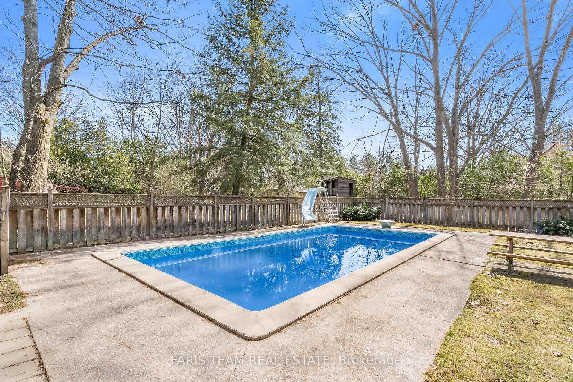 Photo 23 of 15 Lawrence Avenue, Springwater, Anten Mills — HOMEH