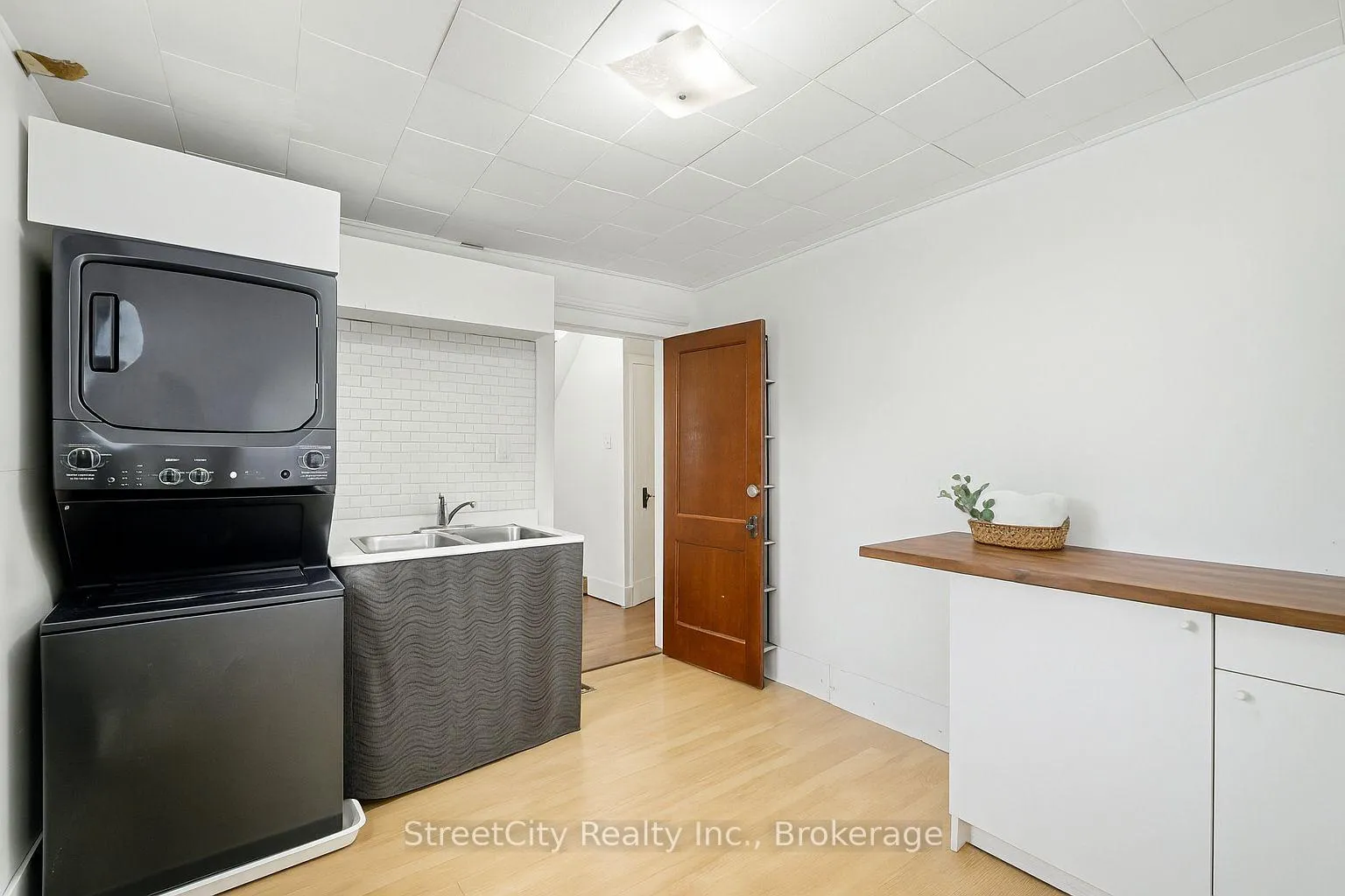 Photo 21 of 97 Cambria Street, Stratford — HOMEH