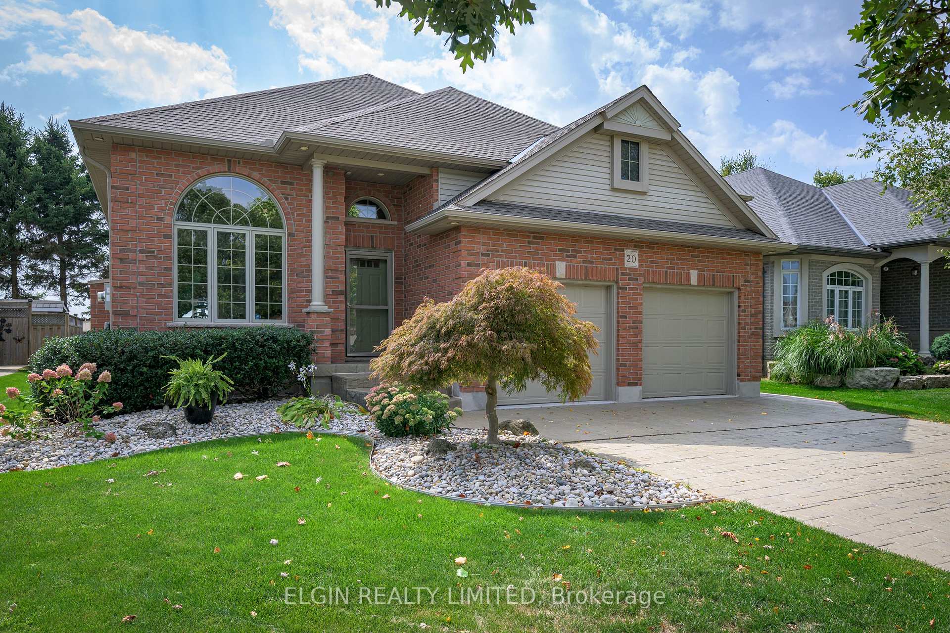 Photo 2 of 20 Beechwood Circle, St. Thomas — HOMEH