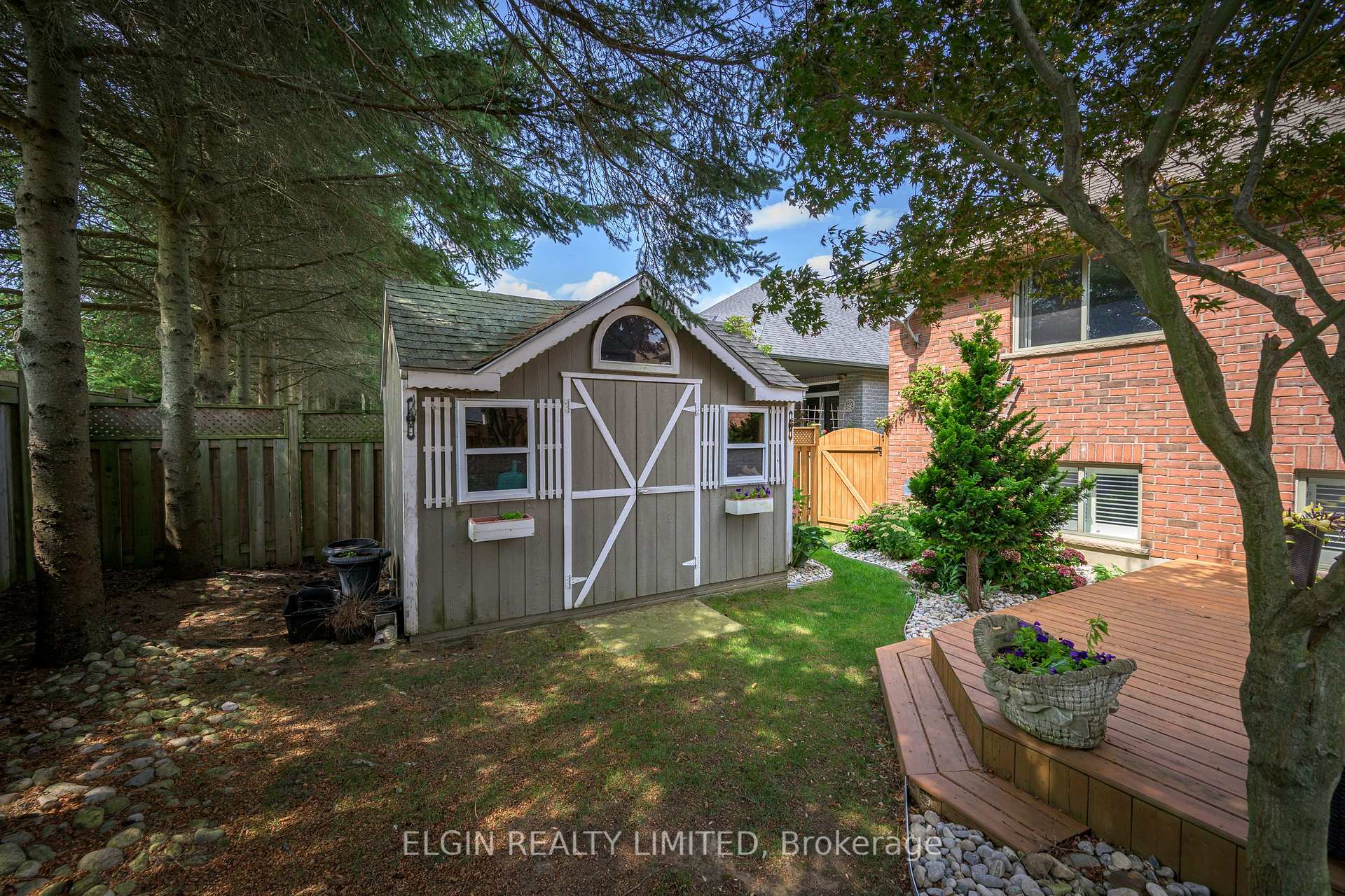 Photo 7 of 20 Beechwood Circle, St. Thomas — HOMEH