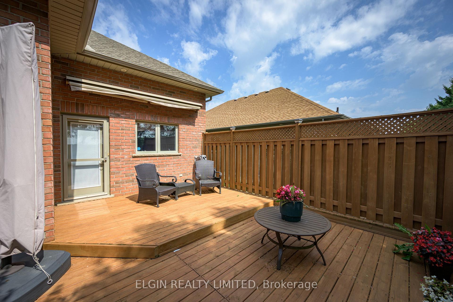 Photo 9 of 20 Beechwood Circle, St. Thomas — HOMEH