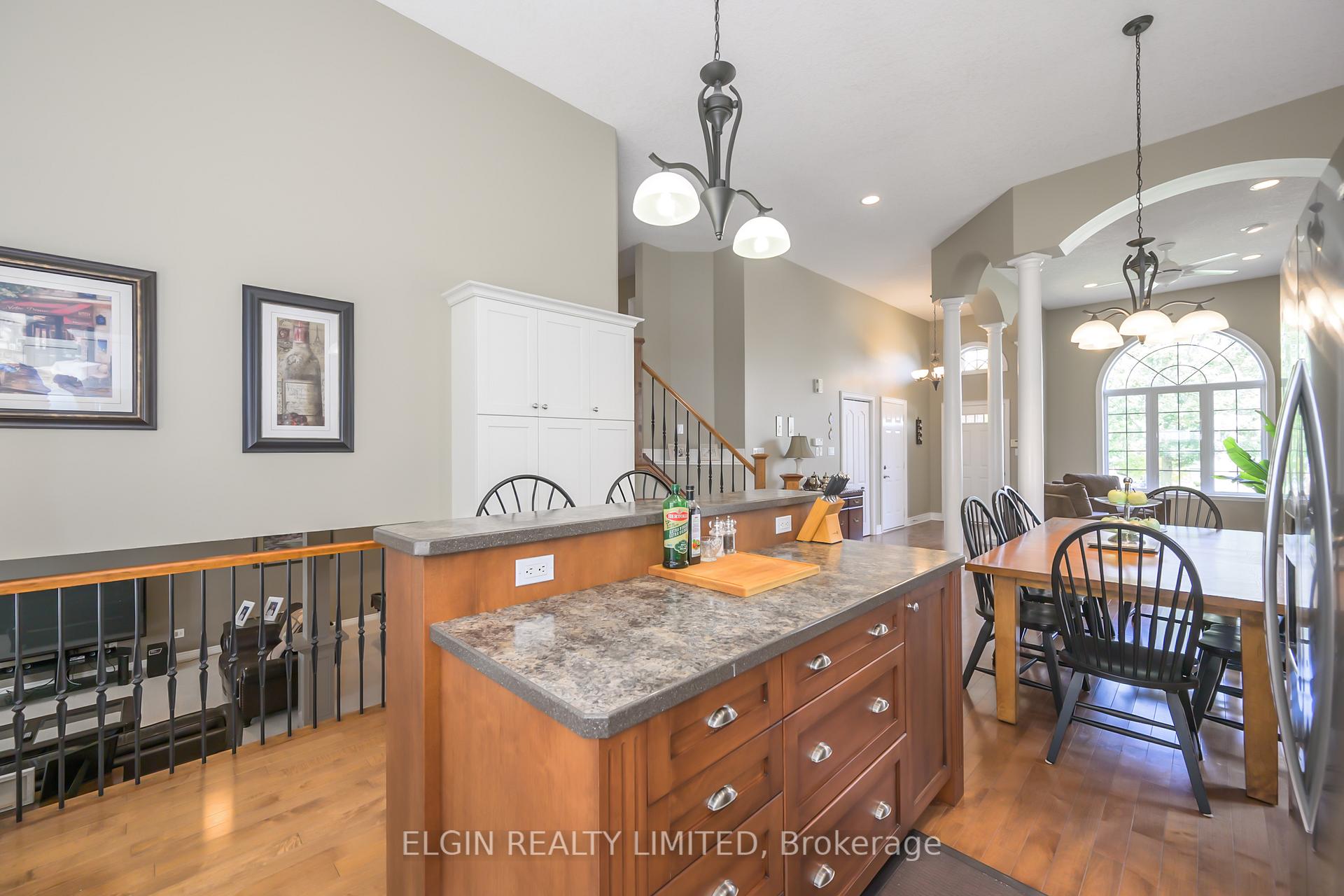 Photo 14 of 20 Beechwood Circle, St. Thomas — HOMEH