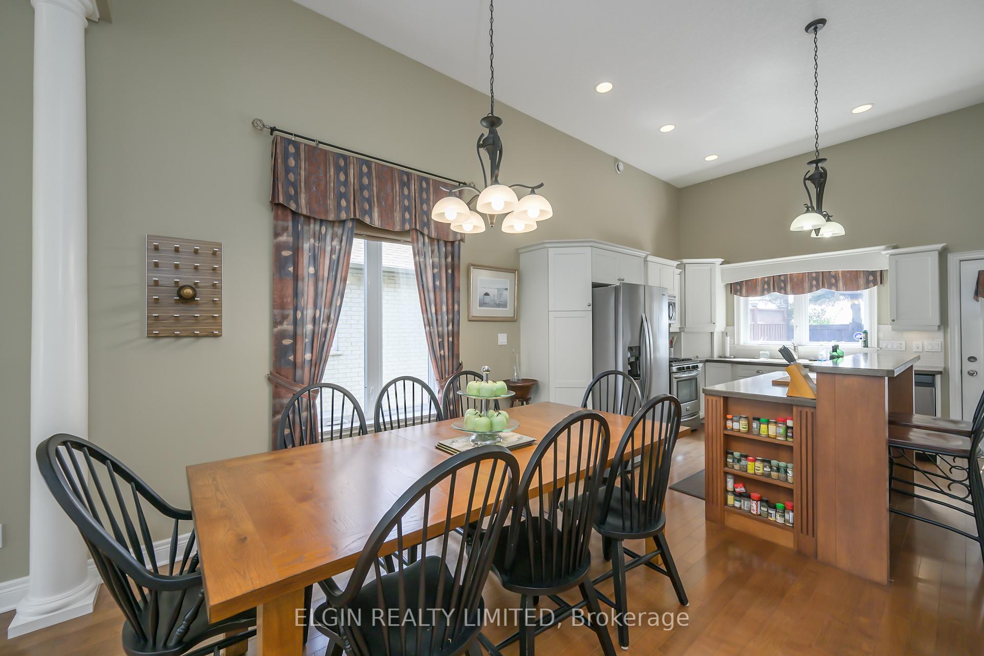 Photo 16 of 20 Beechwood Circle, St. Thomas — HOMEH