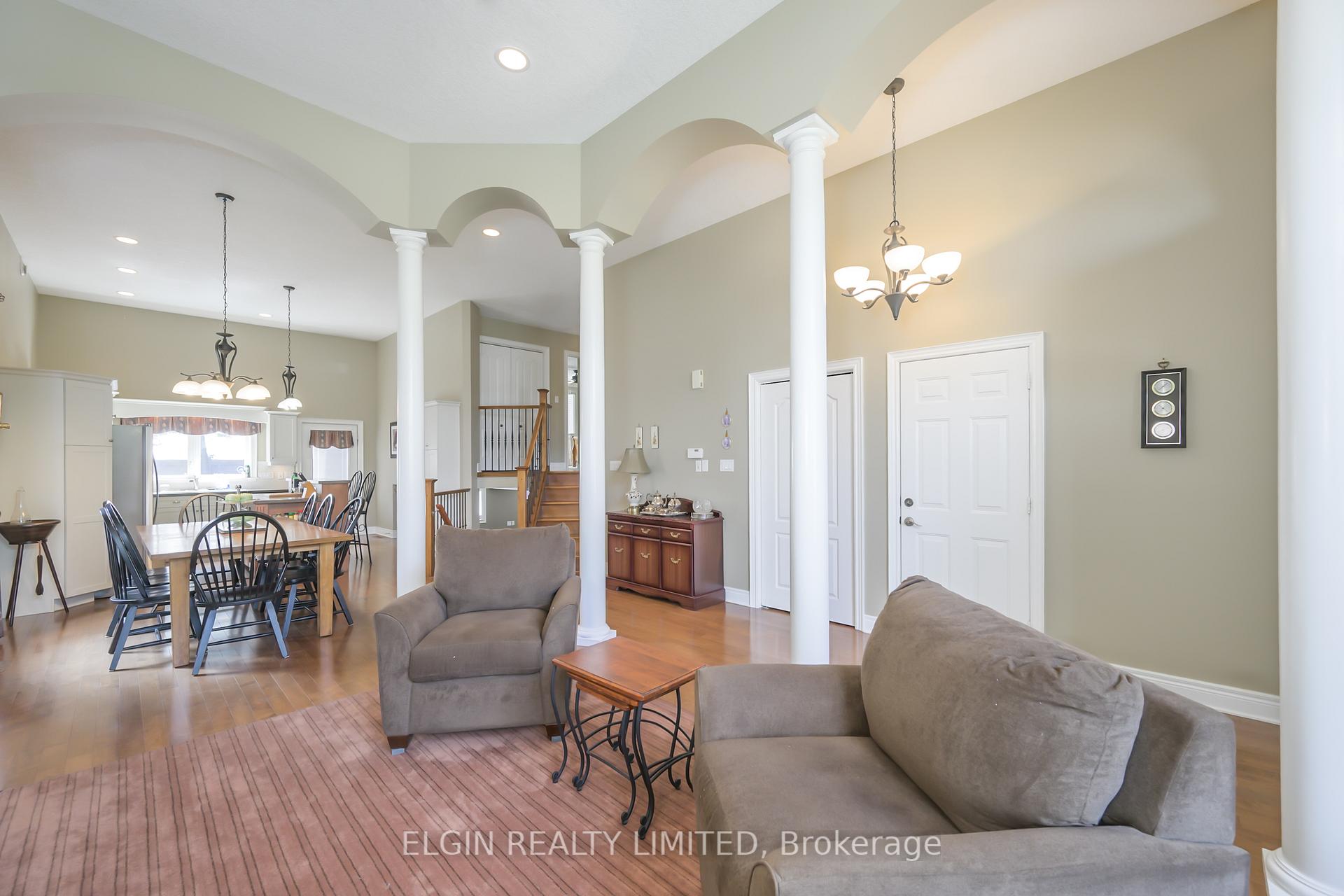 Photo 18 of 20 Beechwood Circle, St. Thomas — HOMEH