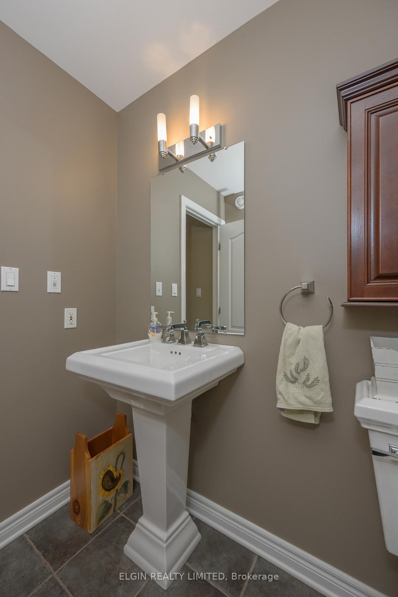 Photo 32 of 20 Beechwood Circle, St. Thomas — HOMEH
