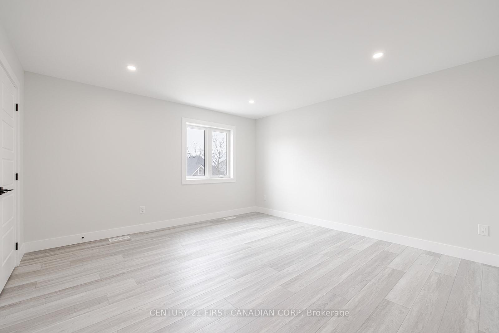 Photo 10 of Unit 105, 109 Ross Street, St. Thomas — HOMEH