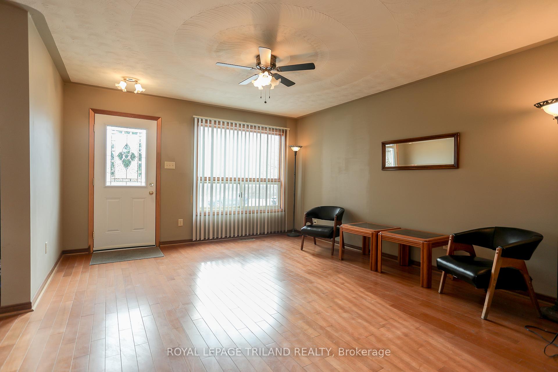 Photo 2 of 170 Forest Avenue, St. Thomas — HOMEH