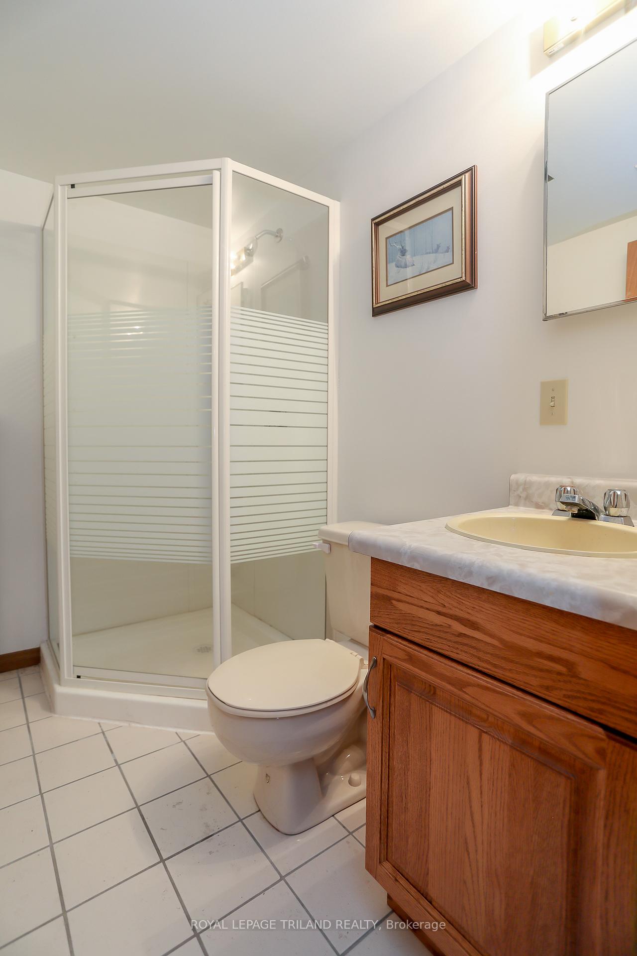 Photo 25 of 170 Forest Avenue, St. Thomas — HOMEH