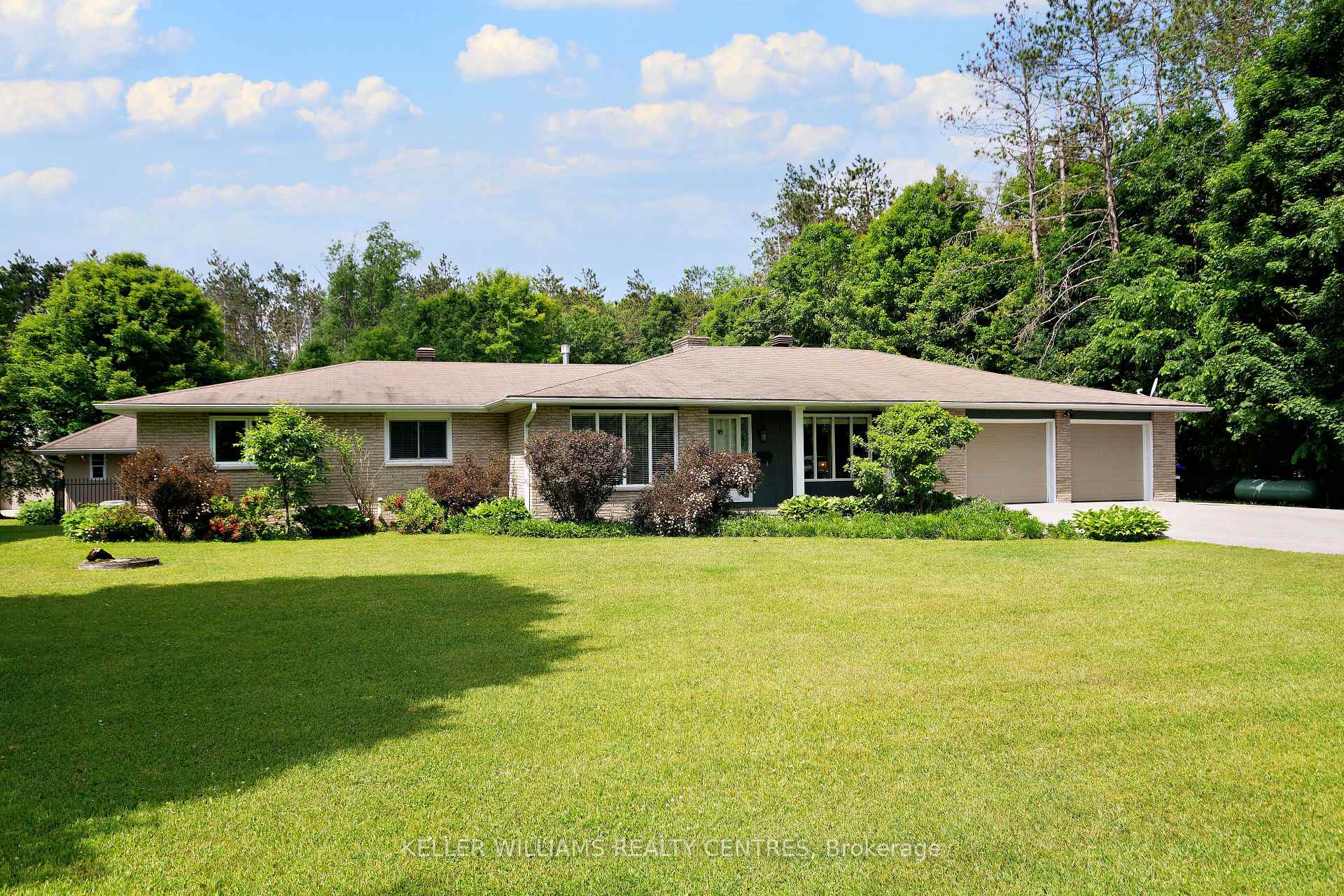 Photo 1 of 1138 Old Second Road N, Springwater, Rural Springwater — HOMEH