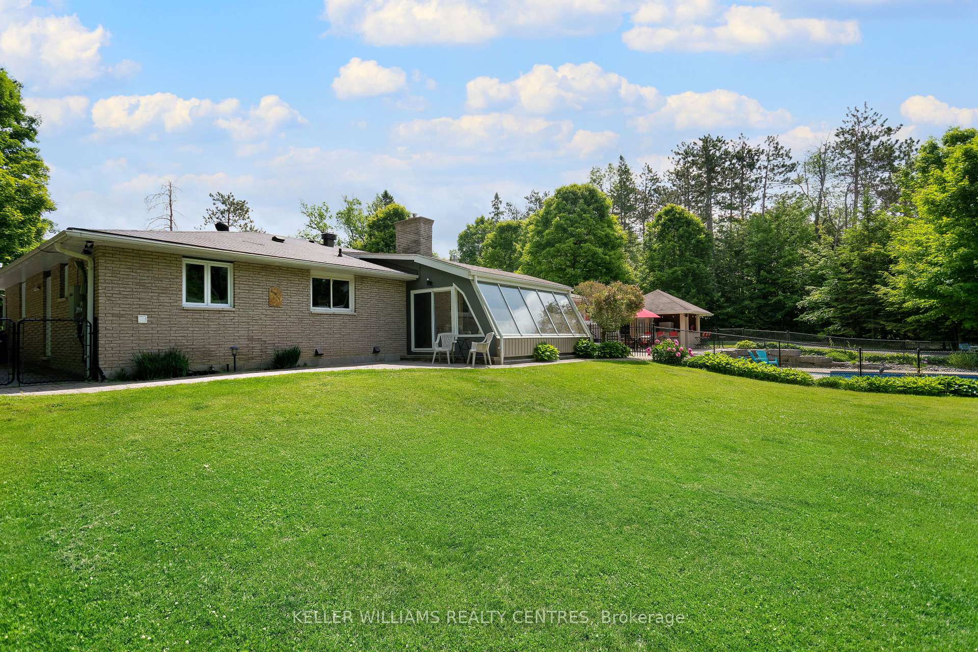 Photo 34 of 1138 Old Second Road N, Springwater, Rural Springwater — HOMEH