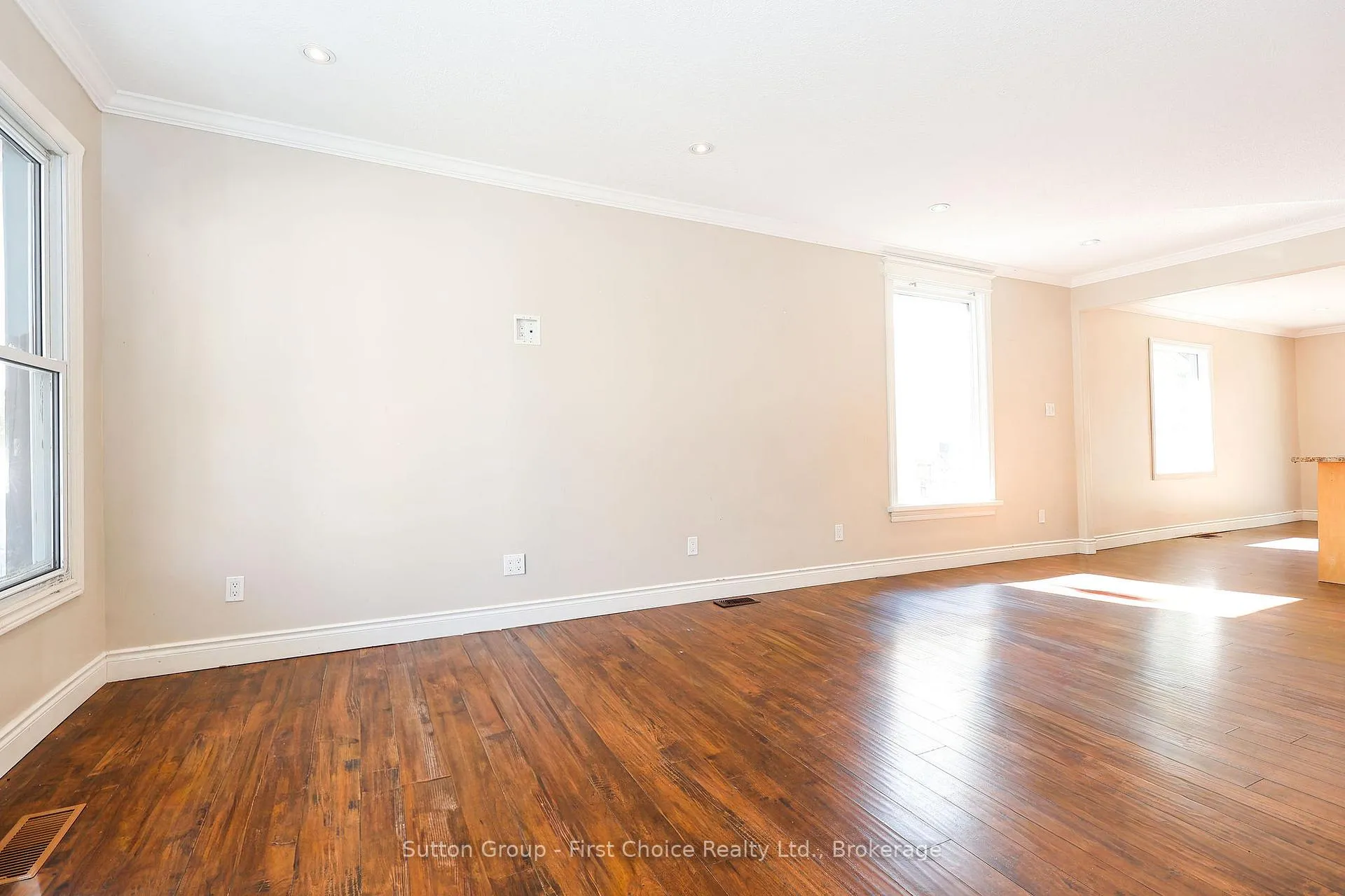 Photo 7 of 122 Trinity Street, Stratford — HOMEH