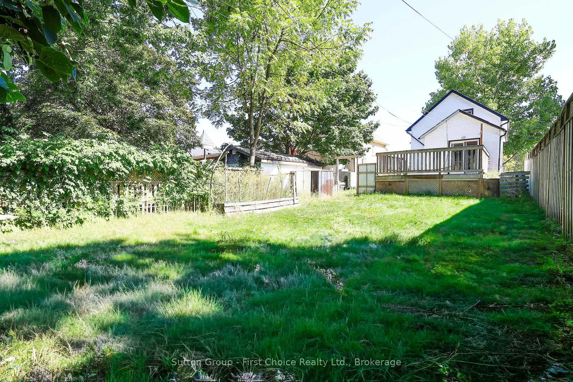 Photo 44 of 122 Trinity Street, Stratford — HOMEH