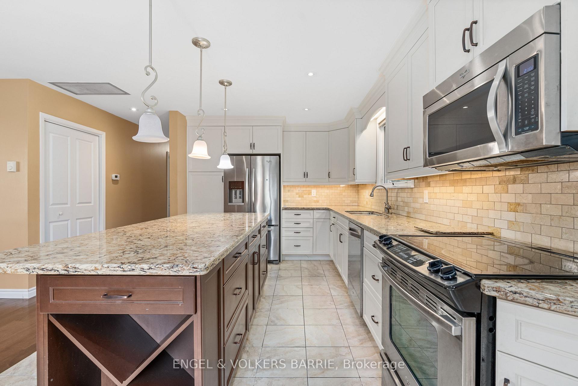 Photo 10 of 1 Robert Boulevard, Springwater, Hillsdale — HOMEH