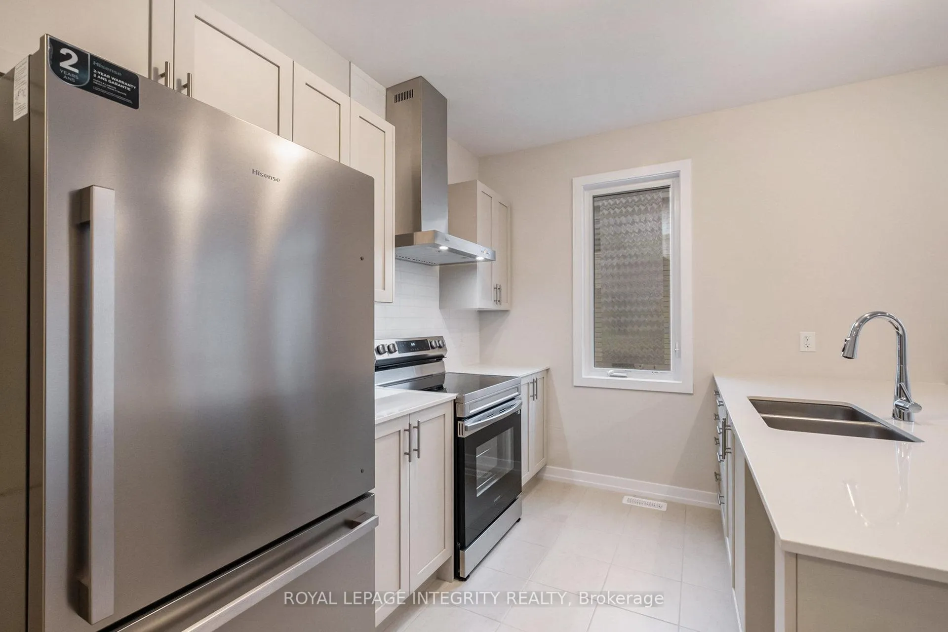 Photo 4 of 623 Alopex Row, Ottawa, Btwn Franktown Rd. & Fallowfield Rd. — HOMEH