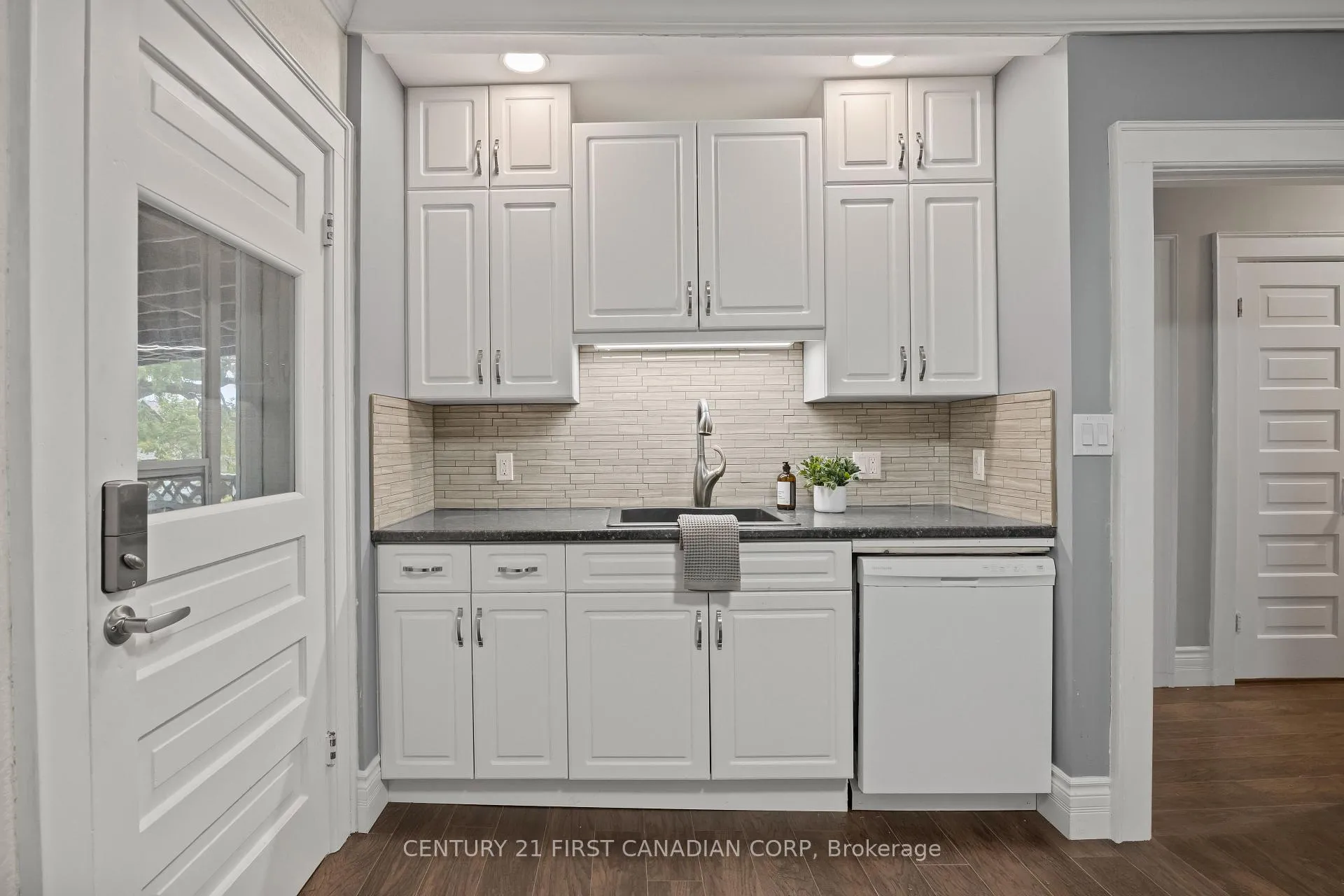Photo 11 of Unit 2, 92 Hincks Street, St. Thomas — HOMEH