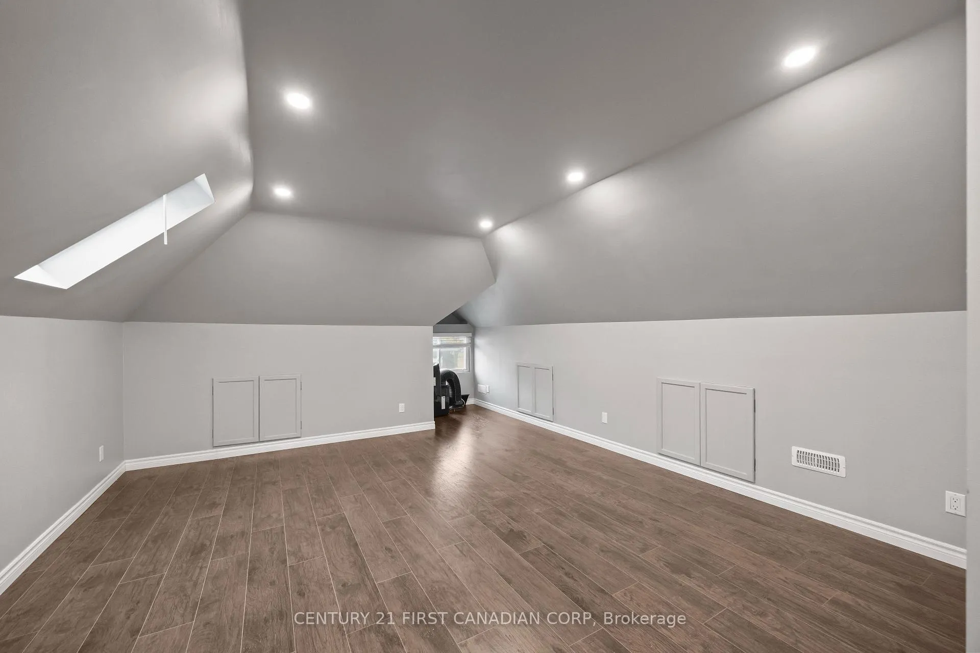 Photo 17 of Unit 2, 92 Hincks Street, St. Thomas — HOMEH