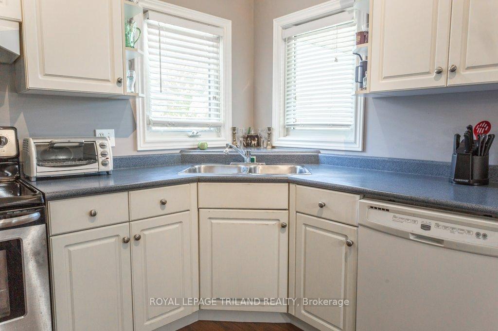 Photo 11 of 28 Schreyer Drive, St. Thomas — HOMEH