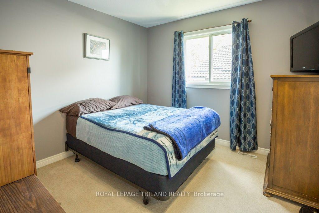 Photo 12 of 28 Schreyer Drive, St. Thomas — HOMEH