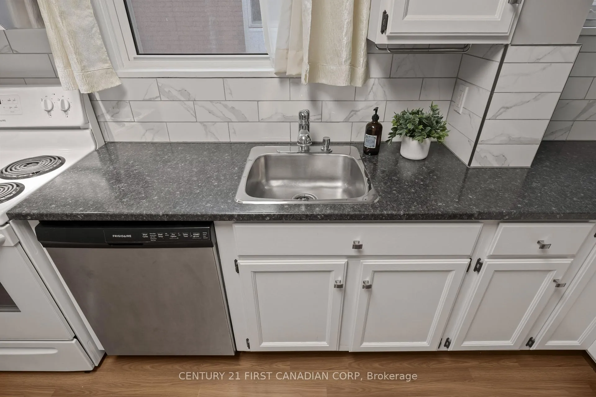 Photo 16 of Unit 1, 92 Hincks Street, St. Thomas — HOMEH