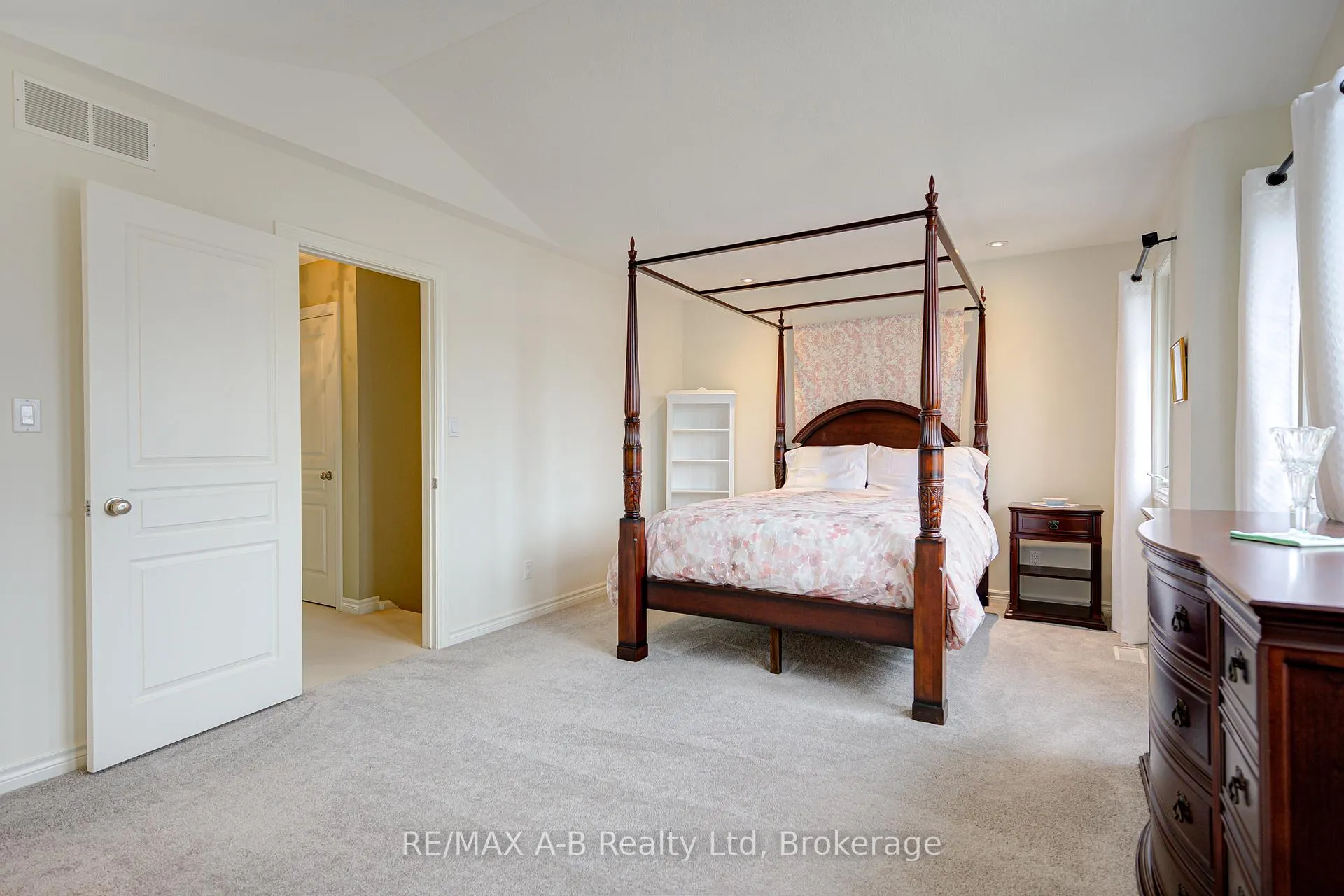 Photo 13 of 20 Harrison Street, Stratford — HOMEH