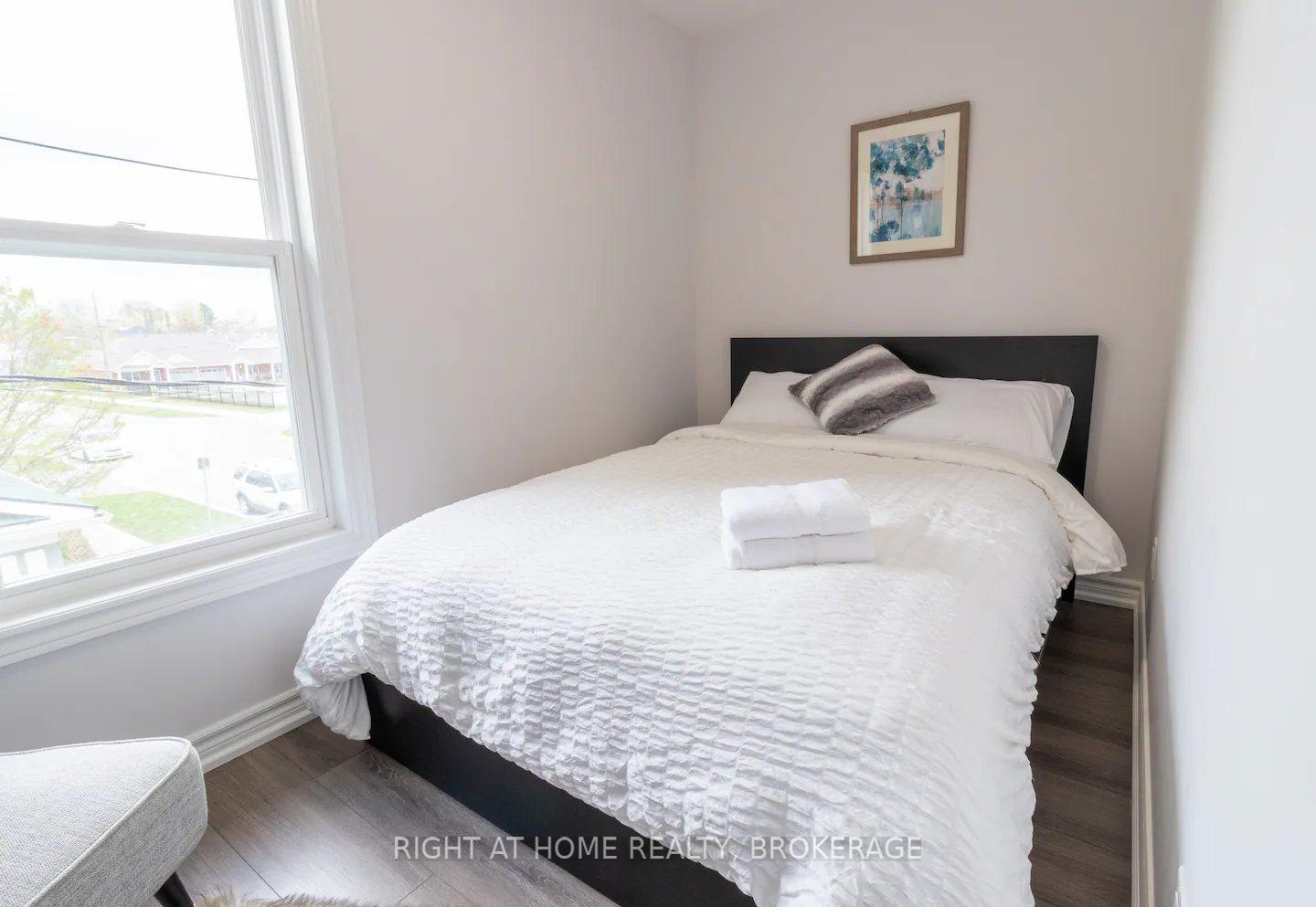 Photo 4 of Unit UPPER, 60 Ross Street, St. Thomas — HOMEH