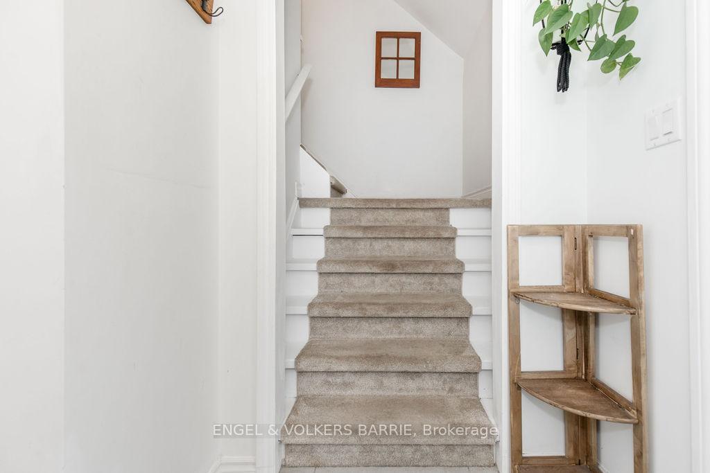 Photo 18 of 1309 St Vincent Street, Springwater, Midhurst — HOMEH