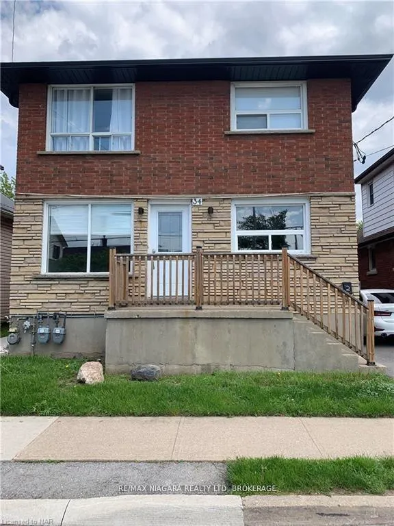 Front of Unit UPPER, 34 St. George Street