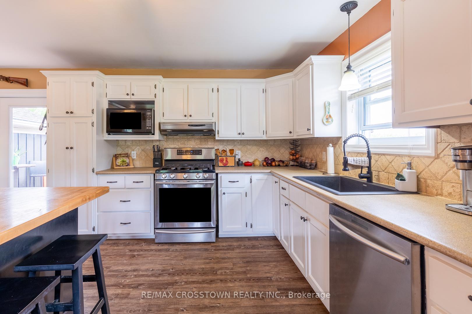 Photo 7 of 14308 County 27 Road, Springwater, Rural Springwater — HOMEH