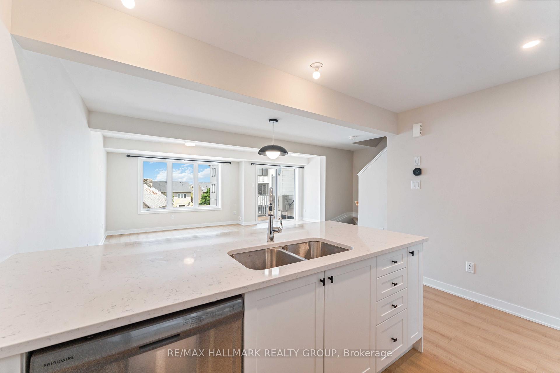 Photo 8 of 757 Kinstead Private, Ottawa, Stittsville (North) — HOMEH